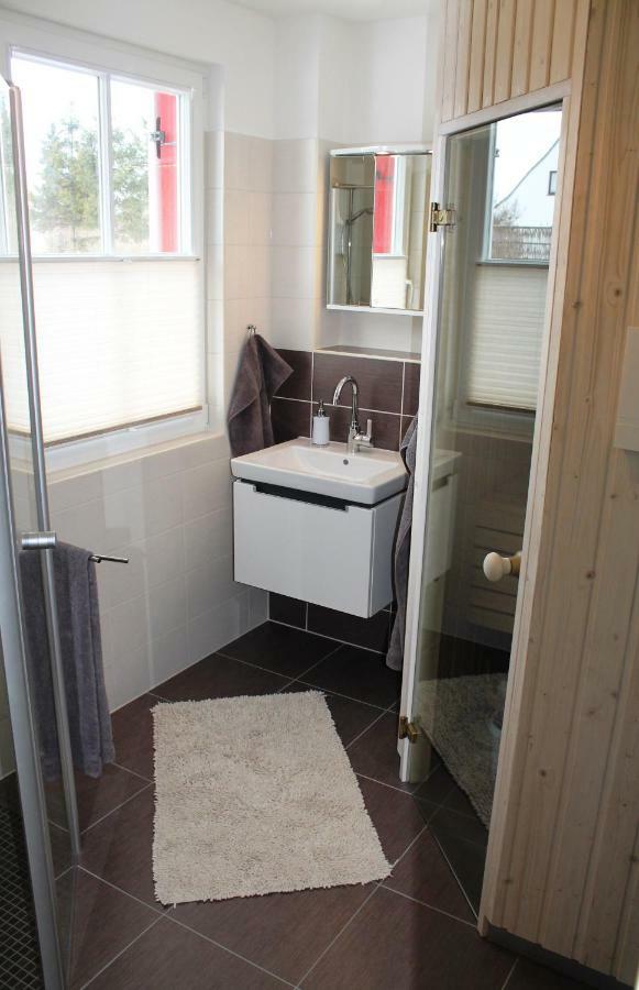 Fischer'S Ferienhaus Ruegen Mit Sauna Und Kamin Ummanz Extérieur photo